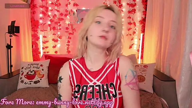 EmmyBunny online show from 09-20-25, 04:19