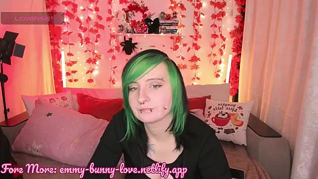 EmmyBunny online show from 09-29-25, 04:56