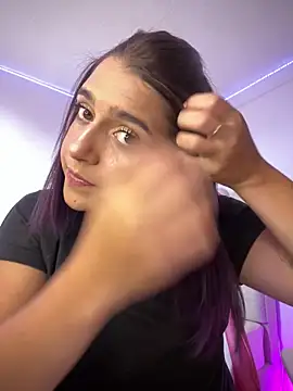 Alicia Ruiz online show from 04-23-26, 08:11