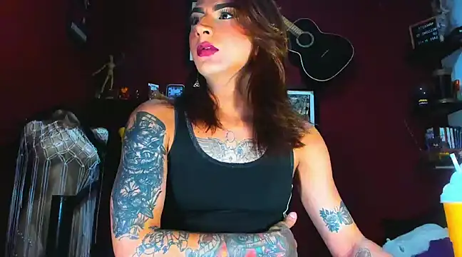 Snapshot of dariell_smokesexx chatting on 03-17-25, 12:25 dariell smokesexx online show from 03-17-25, 12:25