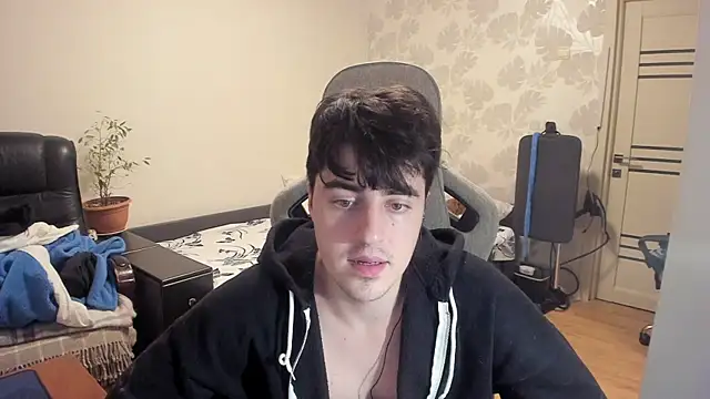 Snapshot of Knuckles17 chatting on 12-16-25, 01:54 Knuckles17 online show from 12-16-25, 01:54