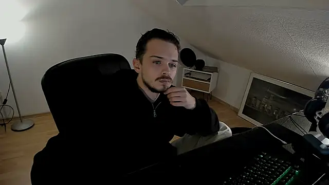 naked psy online show from 10-24-25, 12:52