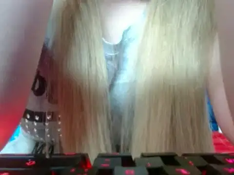 69liamilk69 online show from 03-16-25, 06:20