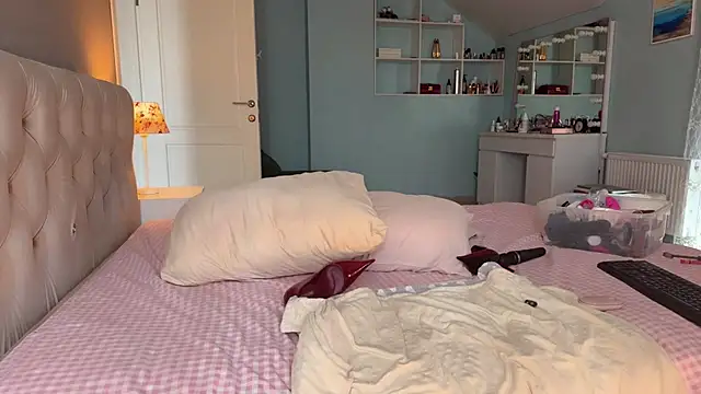 MissSiona online show from 04-20-26, 08:28