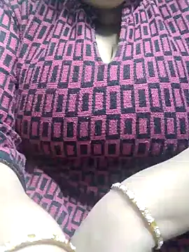 Snapshot of Seema_99 chatting on 12-29-24, 03:03 Seema 99 online show from 12-29-24, 03:03