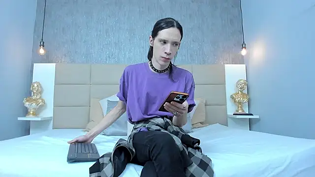 Hecatee 77 online show from 03-05-26, 07:43