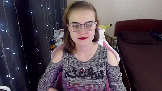 Snapshot of MissBrightShine chatting on 01-15-25, 09:45 MissBrightShine online show from 01-15-25, 09:45