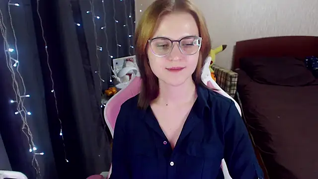 Snapshot of MissBrightShine chatting on 01-17-25, 04:47 MissBrightShine online show from 01-17-25, 04:47