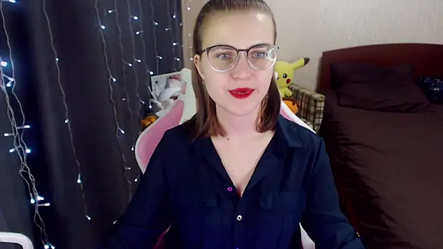 Snapshot of MissBrightShine chatting on 01-19-25, 10:17 MissBrightShine online show from 01-19-25, 10:17