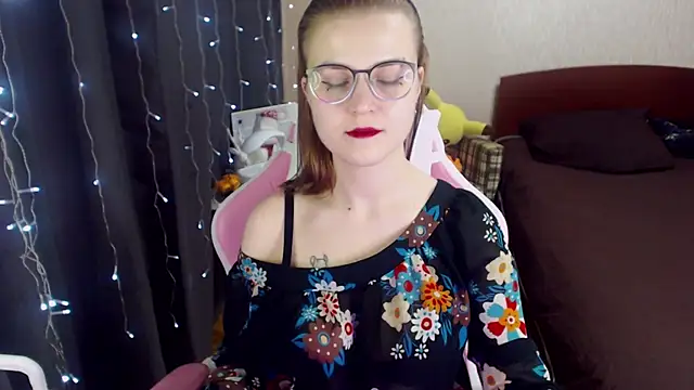 Snapshot of MissBrightShine chatting on 01-23-25, 12:52 MissBrightShine online show from 01-23-25, 12:52