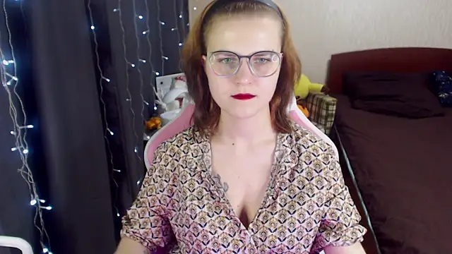 Snapshot of MissBrightShine chatting on 01-25-25, 12:47 MissBrightShine online show from 01-25-25, 12:47