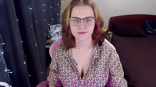 Snapshot of MissBrightShine chatting on 01-28-25, 10:12 MissBrightShine online show from 01-28-25, 10:12