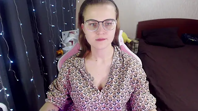 Snapshot of MissBrightShine chatting on 01-30-25, 09:57 MissBrightShine online show from 01-30-25, 09:57
