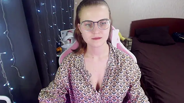 Snapshot of MissBrightShine chatting on 01-30-25, 12:59 MissBrightShine online show from 01-30-25, 12:59