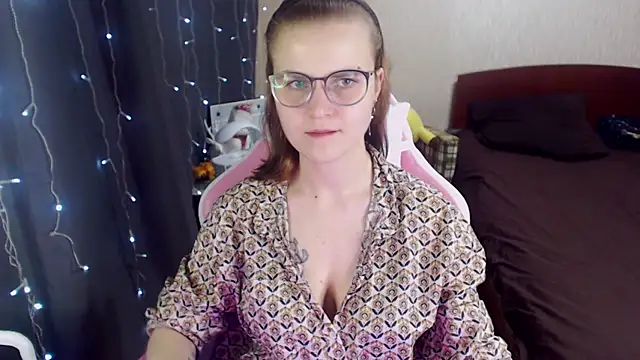 Snapshot of MissBrightShine chatting on 01-30-25, 04:02 MissBrightShine online show from 01-30-25, 04:02
