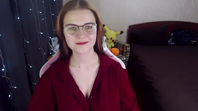 Snapshot of MissBrightShine chatting on 02-12-25, 04:00 MissBrightShine online show from 02-12-25, 04:00