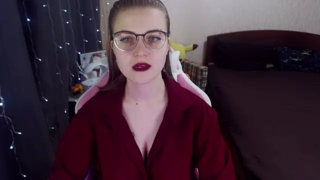 Snapshot of MissBrightShine chatting on 02-14-25, 09:45 MissBrightShine online show from 02-14-25, 09:45