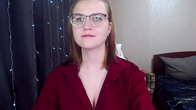 Snapshot of MissBrightShine chatting on 02-16-25, 04:21 MissBrightShine online show from 02-16-25, 04:21