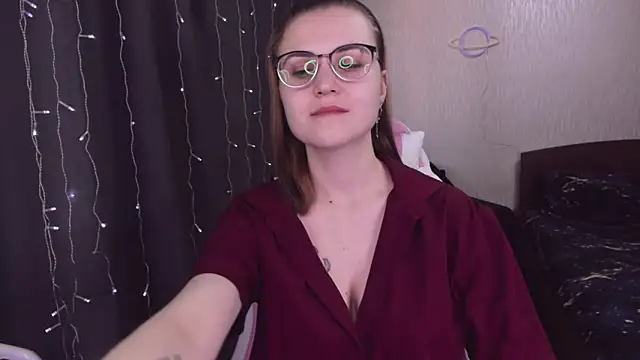 Snapshot of MissBrightShine chatting on 02-20-25, 01:08 MissBrightShine online show from 02-20-25, 01:08
