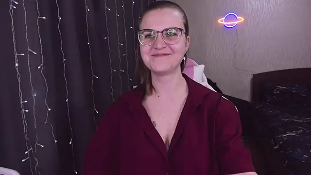Snapshot of MissBrightShine chatting on 02-20-25, 04:14 MissBrightShine online show from 02-20-25, 04:14