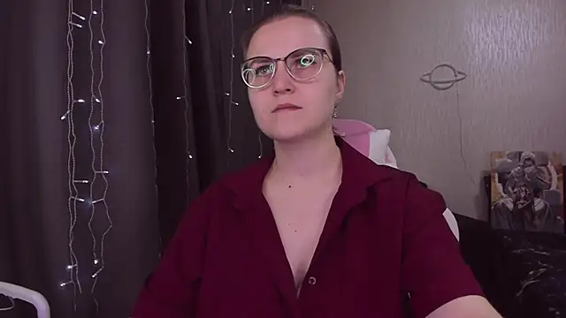 Snapshot of MissBrightShine chatting on 10-12-25, 11:31 MissBrightShine online show from 10-12-25, 11:31