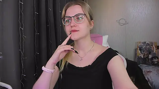 MissBrightShine online show from 04-21-26, 03:07