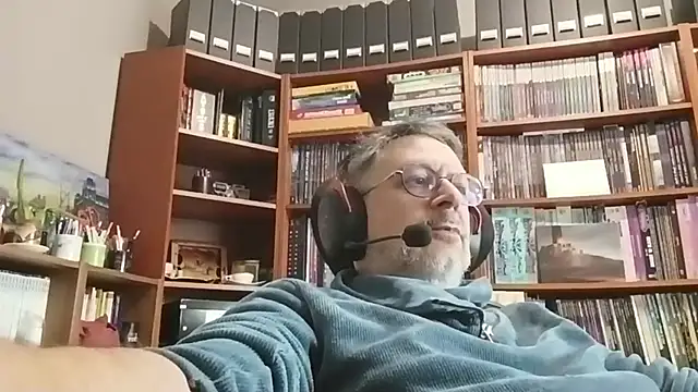 Mandra is a whore online show from 11-17-25, 10:32