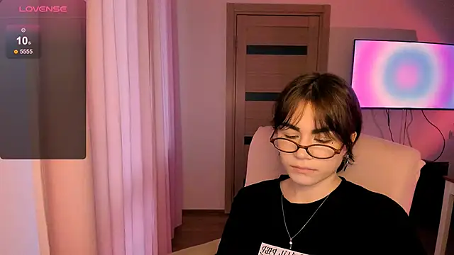 Snapshot of _selectrra chatting on 01-24-25, 11:04 selectrra online show from 01-24-25, 11:04