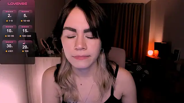 Snapshot of _selectrra chatting on 03-10-25, 11:42 selectrra online show from 03-10-25, 11:42