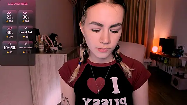 Snapshot of _selectrra chatting on 03-19-25, 12:45 selectrra online show from 03-19-25, 12:45