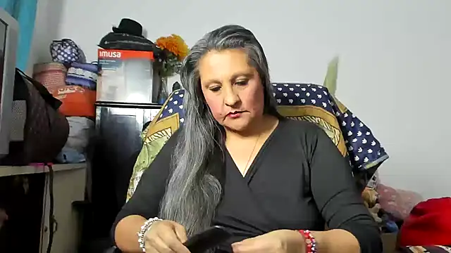 Snapshot of merlyna_goldens chatting on 05-16-26, 04:20 merlyna goldens online show from 05-16-26, 04:20