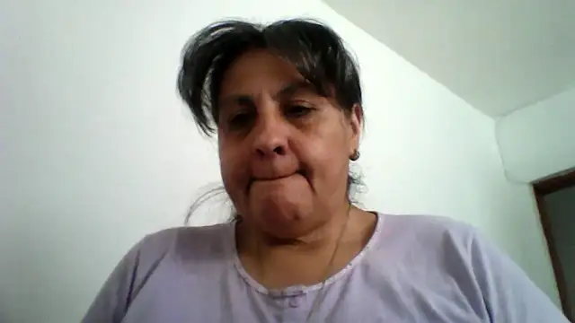 Snapshot of merlyna_goldens chatting on 05-24-26, 07:08 merlyna goldens online show from 05-24-26, 07:08