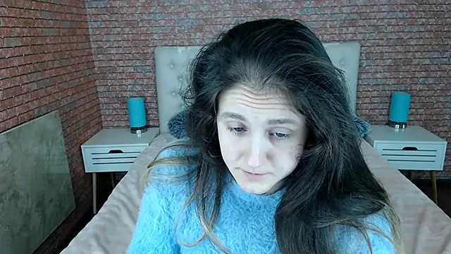 Holliy Cooper online show from 12-02-25, 06:52