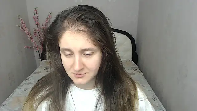 Holliy Cooper online show from 12-18-25, 08:53