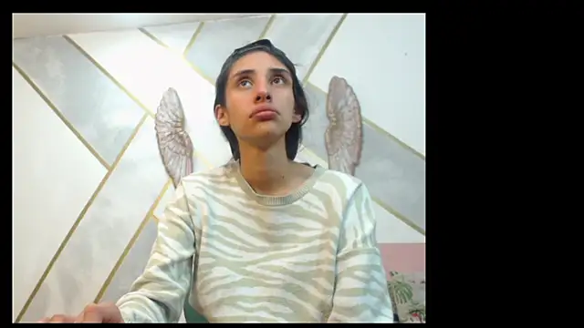 Snapshot of RoxanaCyrano_ chatting on 10-28-25, 07:38 RoxanaCyrano online show from 10-28-25, 07:38