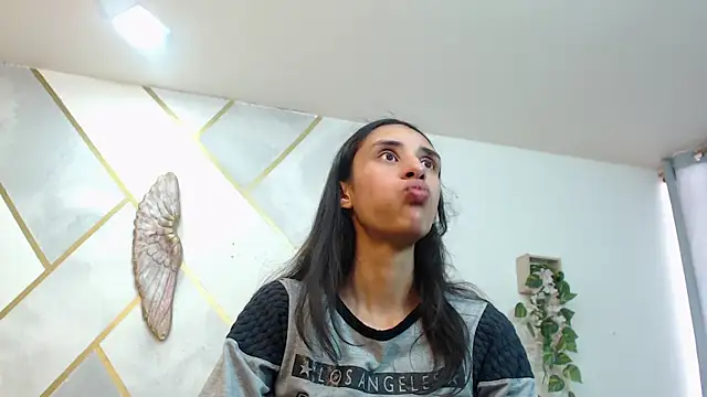 Snapshot of RoxanaCyrano_ chatting on 11-04-25, 08:08 RoxanaCyrano online show from 11-04-25, 08:08