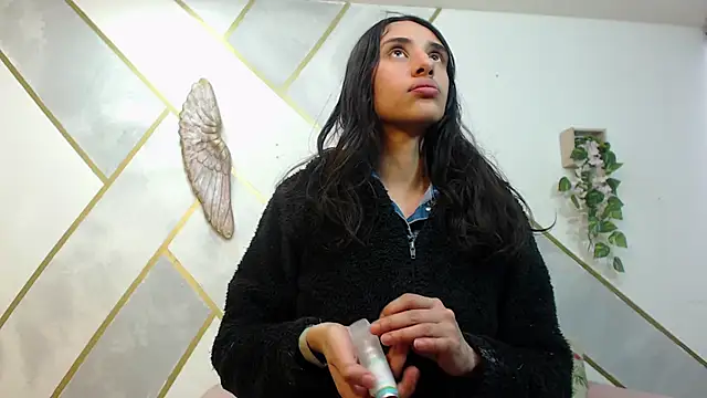 Snapshot of RoxanaCyrano_ chatting on 11-11-25, 07:25 RoxanaCyrano online show from 11-11-25, 07:25