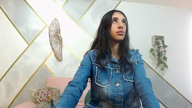 Snapshot of RoxanaCyrano_ chatting on 11-14-25, 07:12 RoxanaCyrano online show from 11-14-25, 07:12