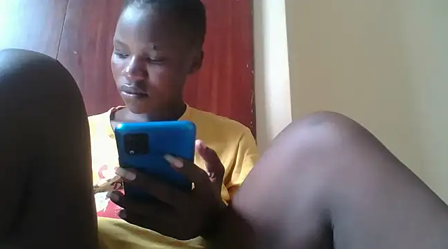 Snapshot of prettychic5 chatting on 12-19-24, 07:18 prettychic5 online show from 12-19-24, 07:18