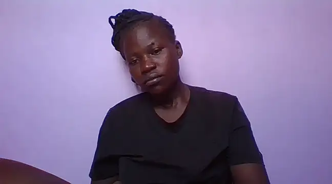 Snapshot of prettychic5 chatting on 02-12-25, 10:35 prettychic5 online show from 02-12-25, 10:35