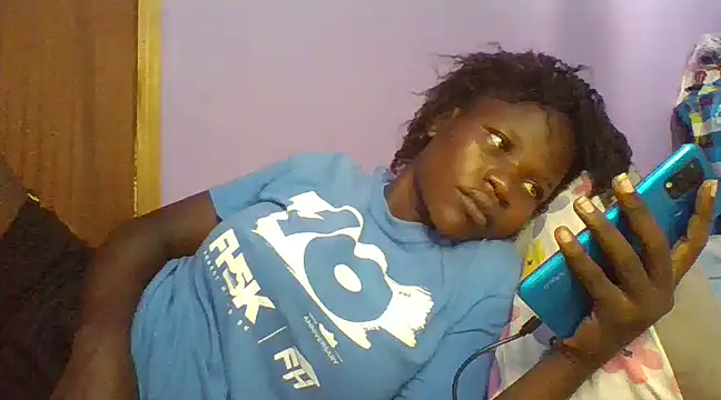 Snapshot of prettychic5 chatting on 03-21-25, 02:40 prettychic5 online show from 03-21-25, 02:40