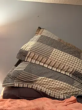 Dylanyes online show from 09-18-25, 06:26