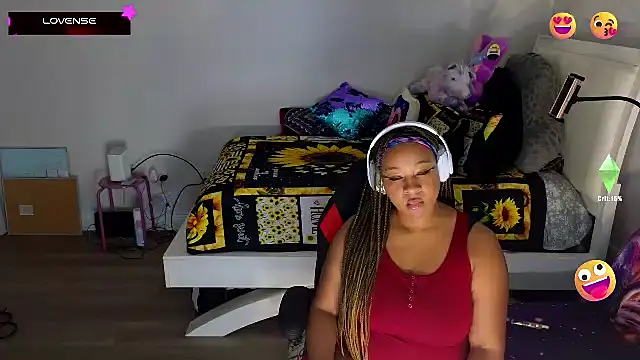 Snapshot of temptressbeauty24 chatting on 02-25-25, 07:31 temptressbeauty24 online show from 02-25-25, 07:31