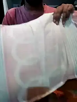 Snapshot of mrshine chatting on 10-12-25, 04:28 mrshine online show from 10-12-25, 04:28