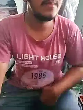 Snapshot of mrshine chatting on 10-18-25, 05:10 mrshine online show from 10-18-25, 05:10