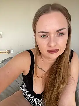 Snapshot of ElenaRebelle chatting on 01-09-25, 09:06 ElenaRebelle online show from 01-09-25, 09:06