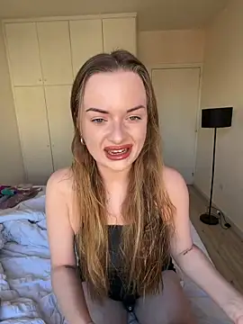 Snapshot of ElenaRebelle chatting on 03-24-26, 07:13 ElenaRebelle online show from 03-24-26, 07:13