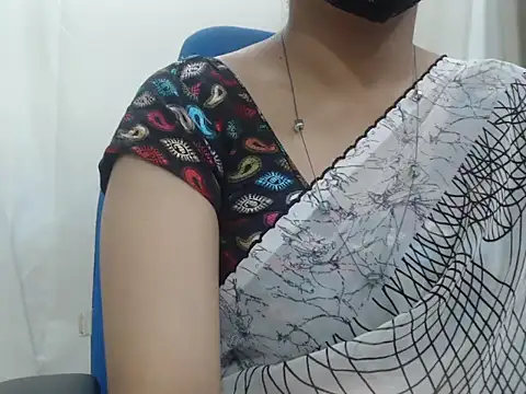 Lovely Siri 23 online show from 11-13-25, 01:37