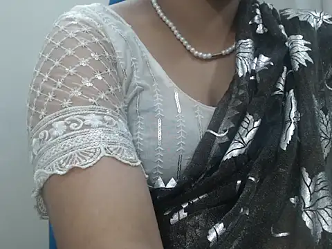 Lovely Siri 23 online show from 06-30-26, 09:32