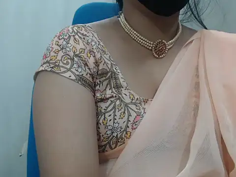 Lovely Siri 23 online show from 07-28-26, 08:52